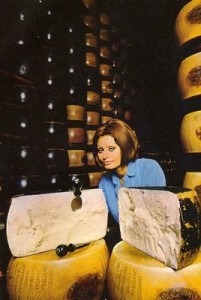 SOPHIA-LOREN-cheese