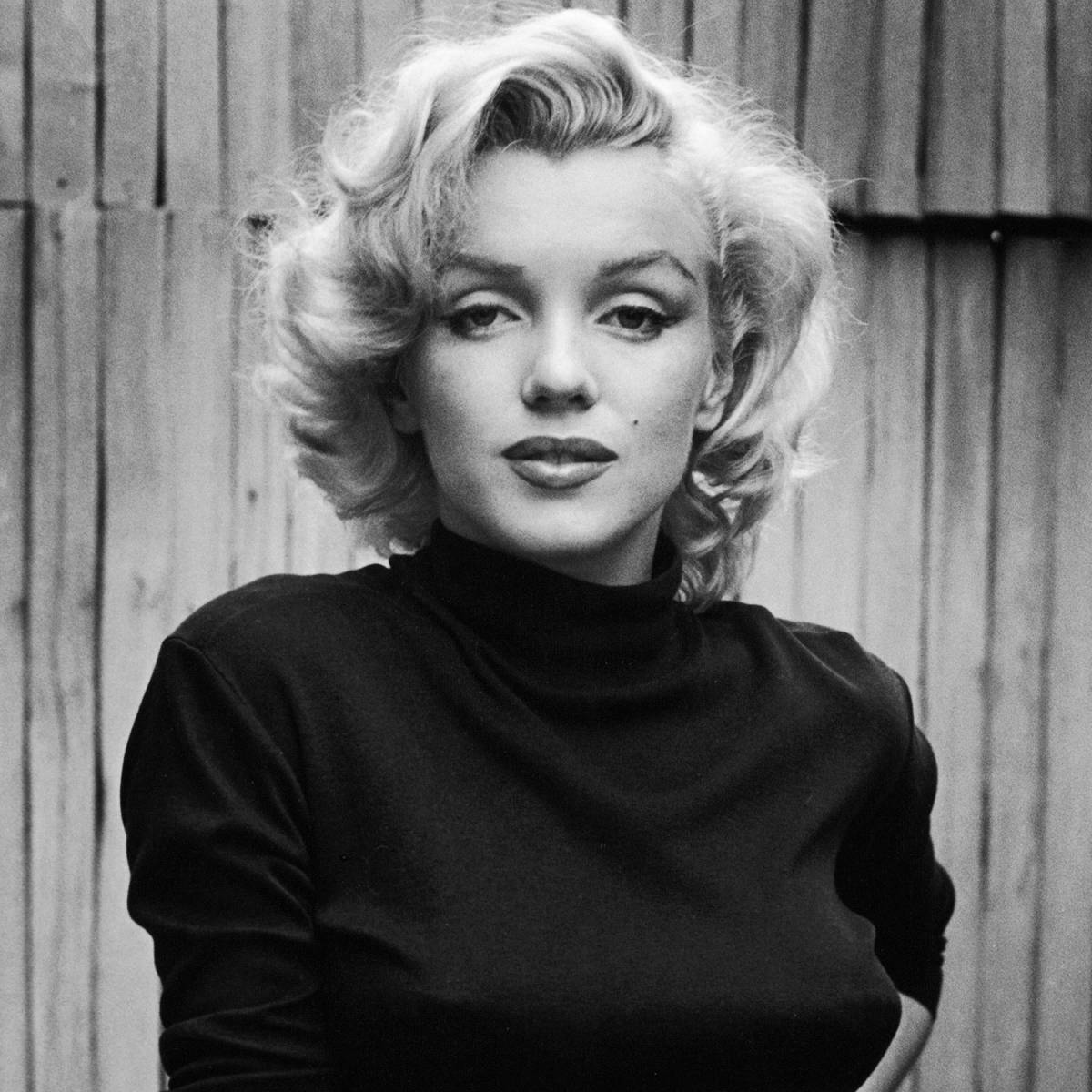 Marilyn Monroe Stuffing – as a WAFFLE!