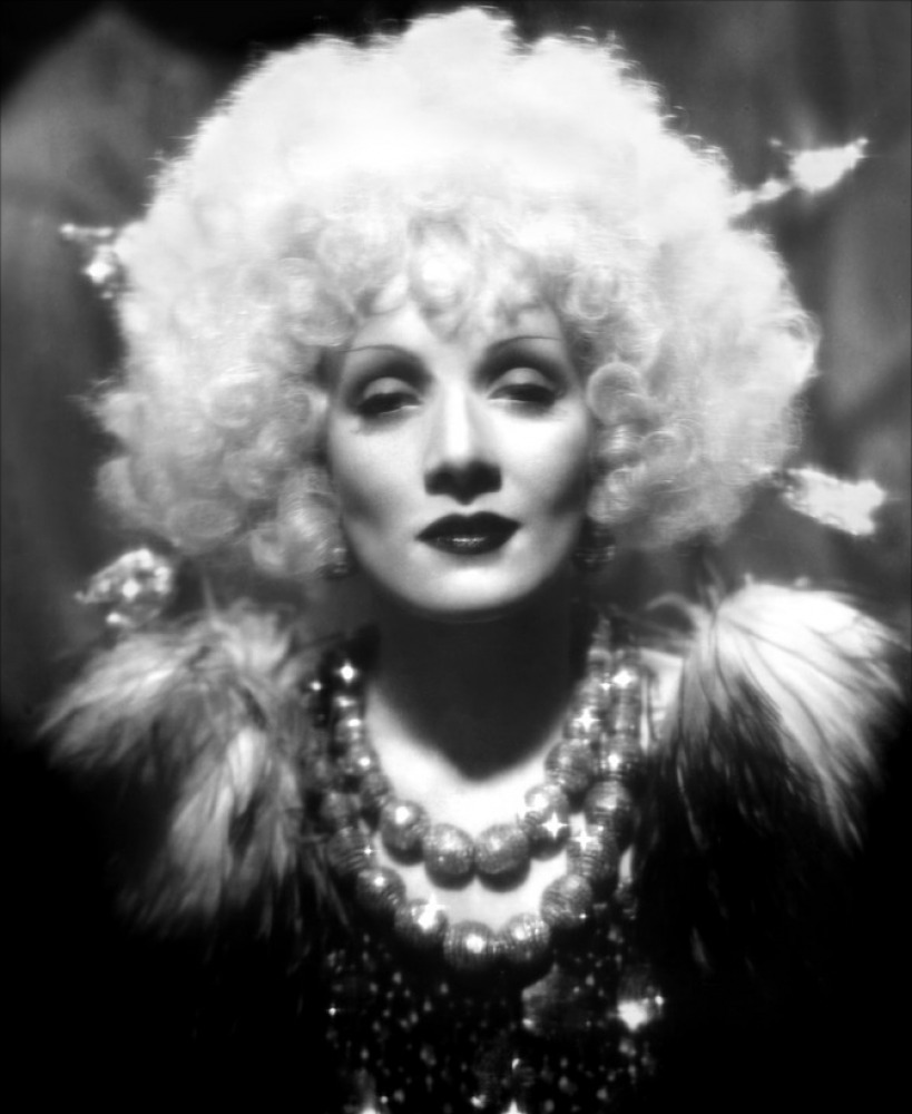 Marlene-dietrich-blonde-venus-1932-09-g