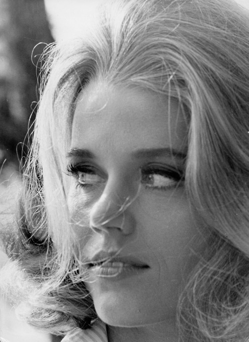 Jane Fonda’s Apple-Raisin Oatmeal